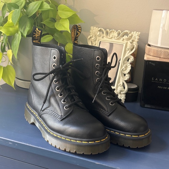 Dr. Martens Shoes - Dr. Martens 1460 Pascal Bex in Black Pisa size 8